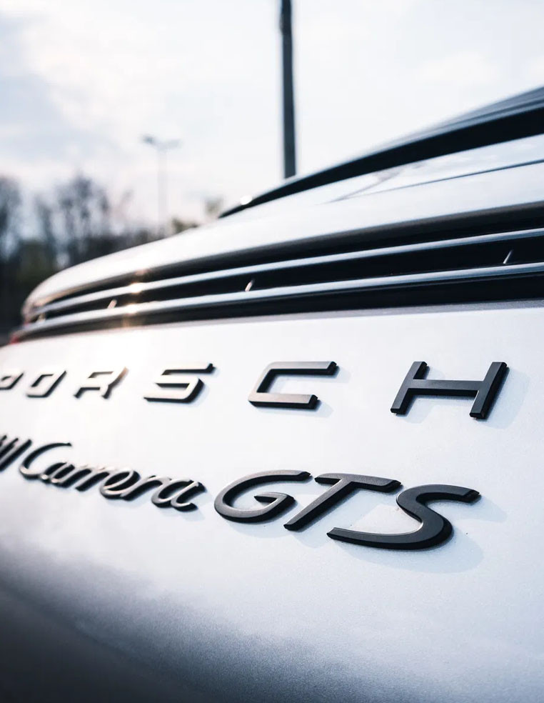 Logo monogramme emblème arrière Porsche