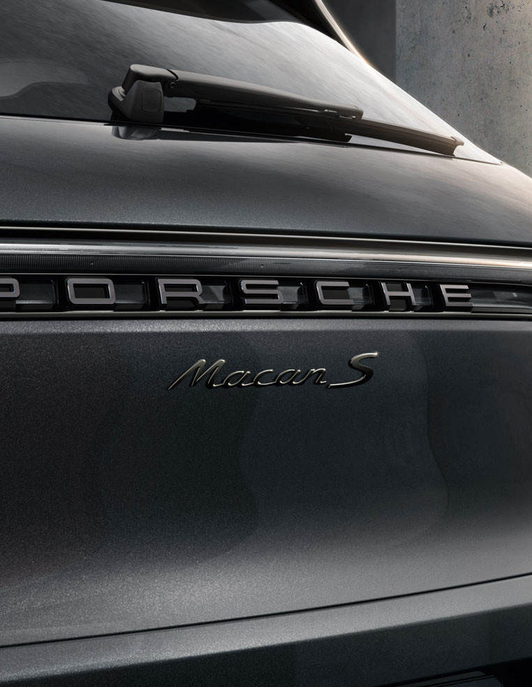lettrage logo embleme monogramme porsche macan