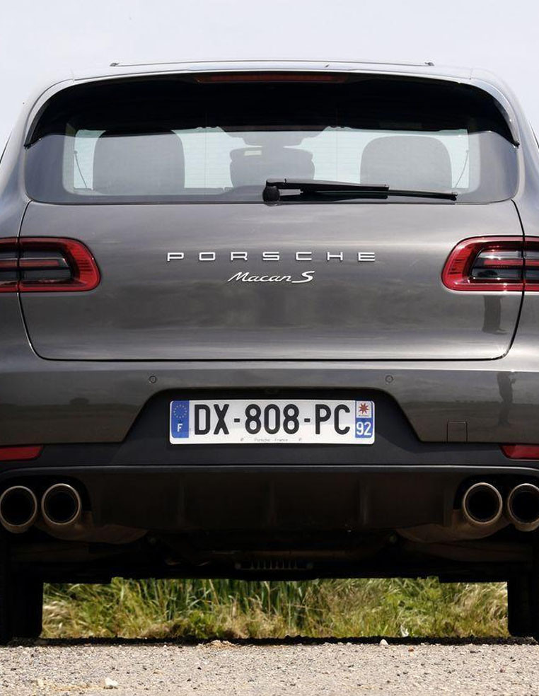 Porsche Macan Rear Lettering – Emblem Chrome