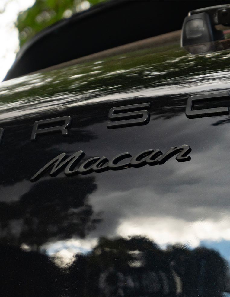 Lettrage Porsche Macan S & GTS – Emblème arrière noir mat brillant