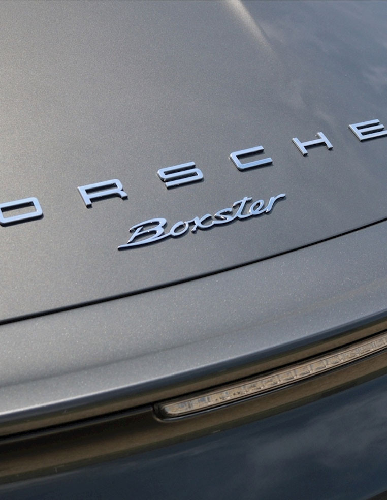 Lettrage Porsche Boxster – Emblème arrière chromé