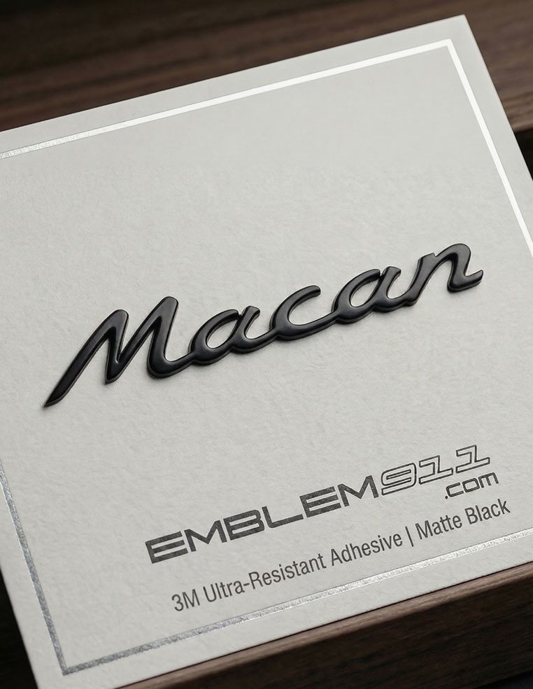 Logo sigle Macan finition noir mat pour coffre arrière