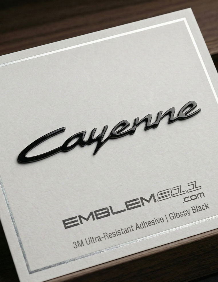 Logo monogramme Cayenne finition noir brillant pour Porsche Cayenne E3 II